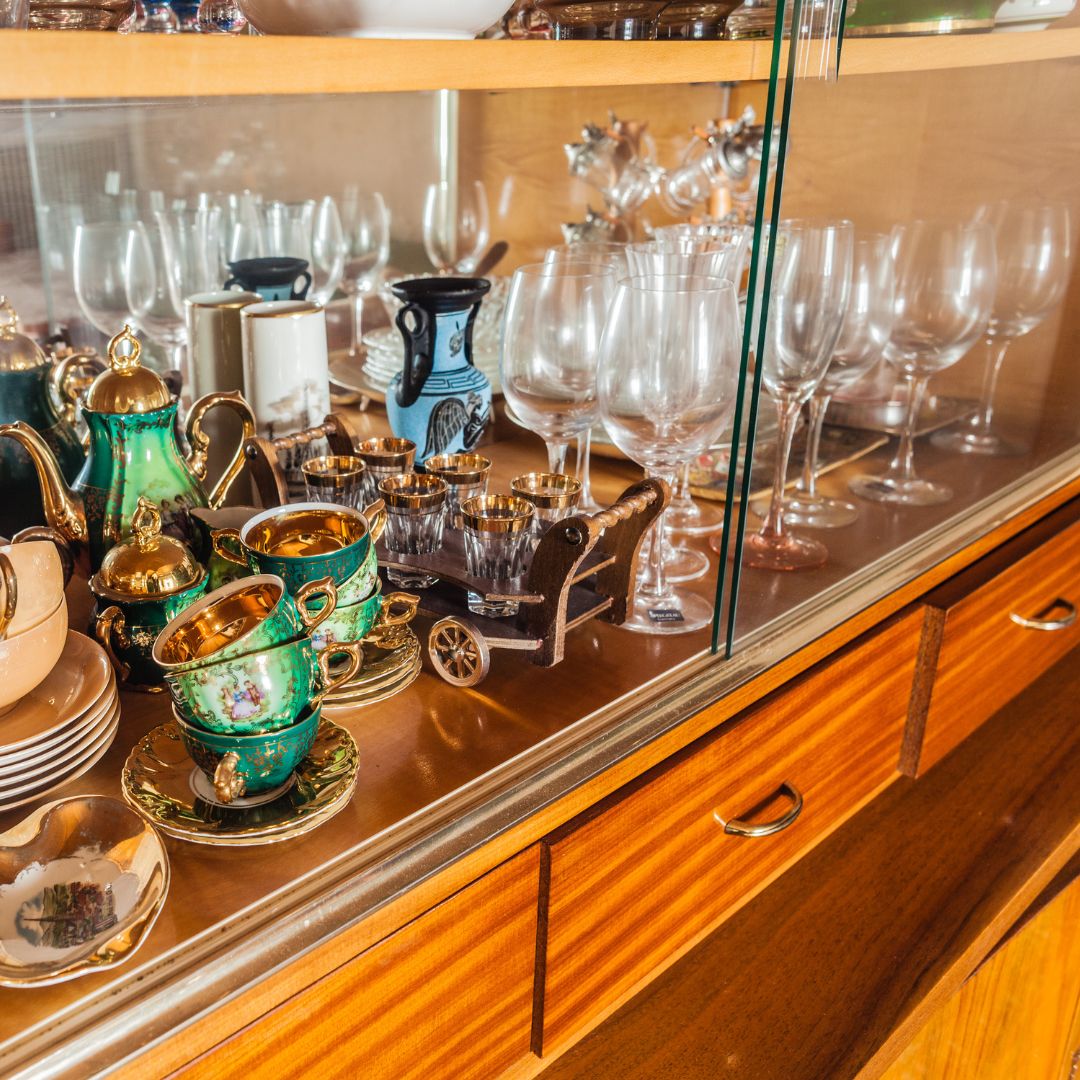 Twila's Treasures - Glassware